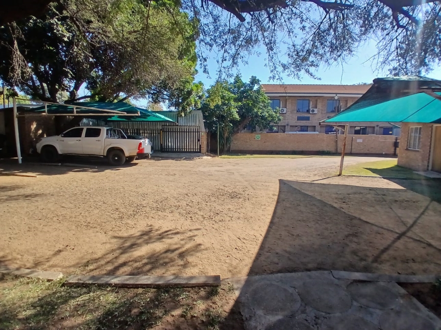 To Let Commercial Property for Rent in Rustenburg Central North West
